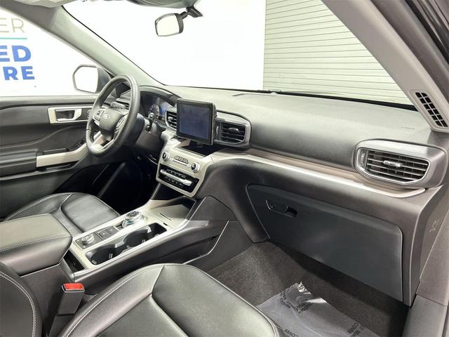 Photo of 2024 Black Metallic Ford Explorer