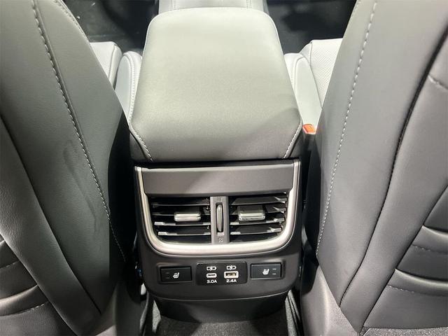 Photo of 2025 Crystal White Pearl Subaru Outback