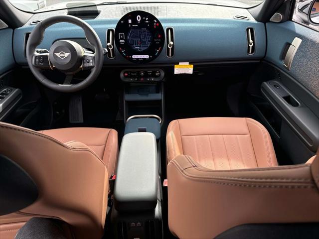 Photo of 2025 Nanuq White Metallic MINI Countryman