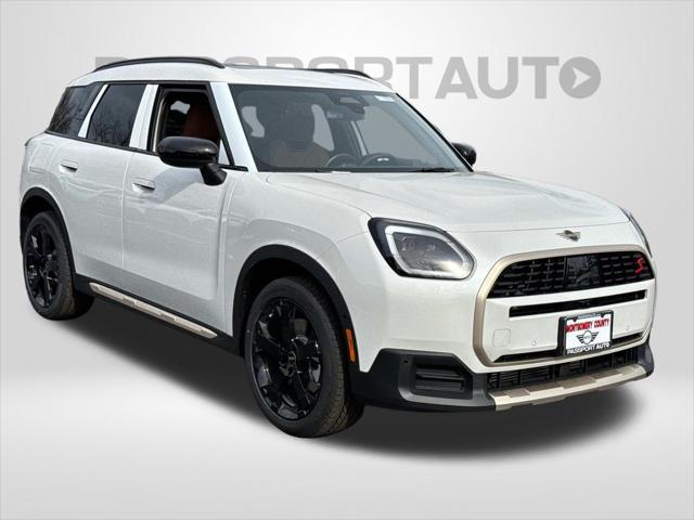 Photo of 2025 Nanuq White Metallic MINI Countryman