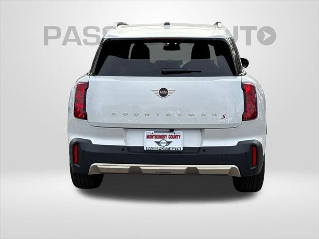 Photo of 2025 Nanuq White Metallic MINI Countryman