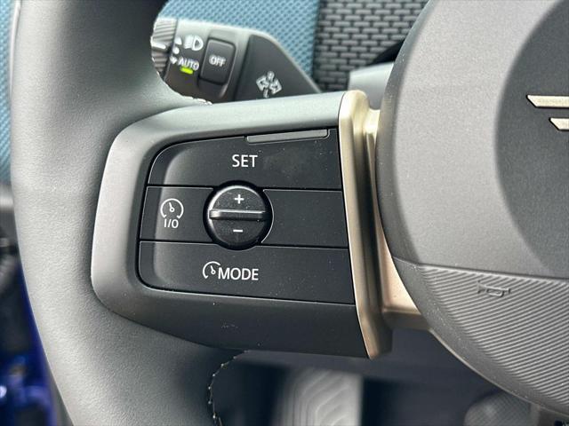Photo of 2025 Blazing Blue Metallic MINI Countryman