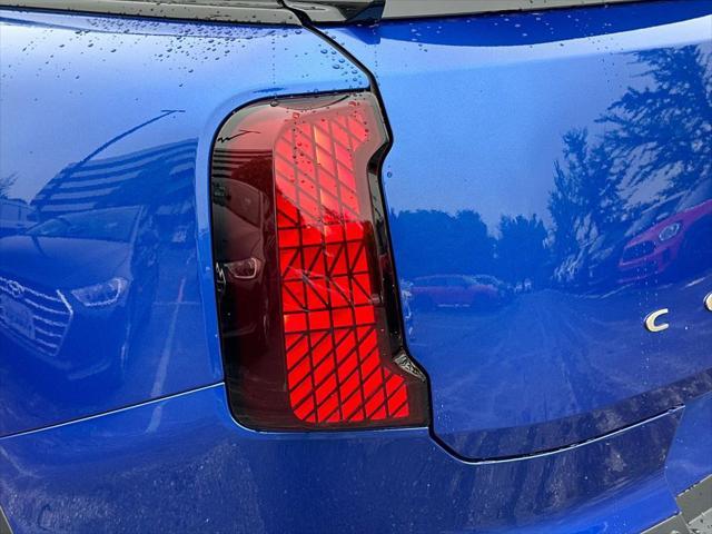 Photo of 2025 Blazing Blue Metallic MINI Countryman