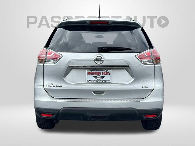 Photo of 2016 Brilliant Silver Nissan Rogue