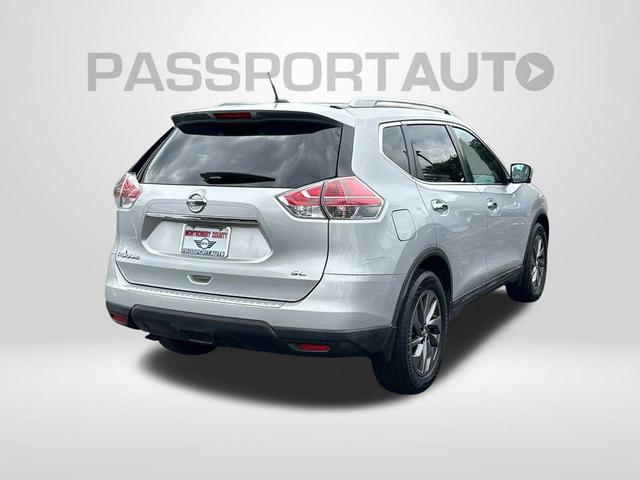 Photo of 2016 Brilliant Silver Nissan Rogue