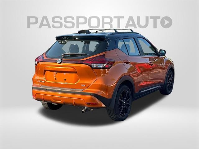 Photo of 2021 Monarch Orange/Super Black Nissan Kicks