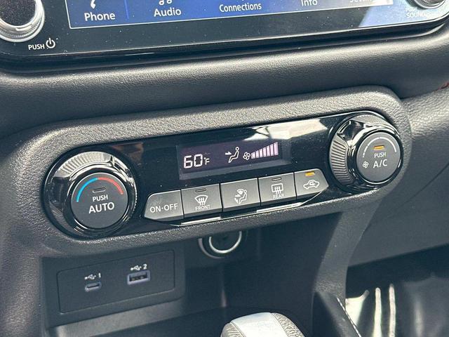 Photo of 2021 Monarch Orange/Super Black Nissan Kicks