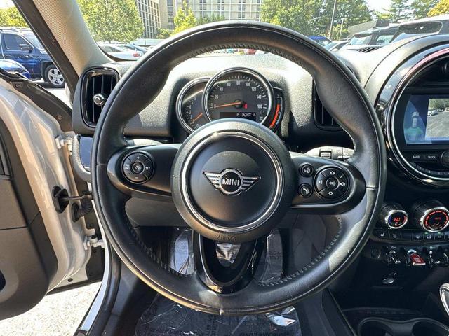 Photo of 2019 Light White MINI Countryman