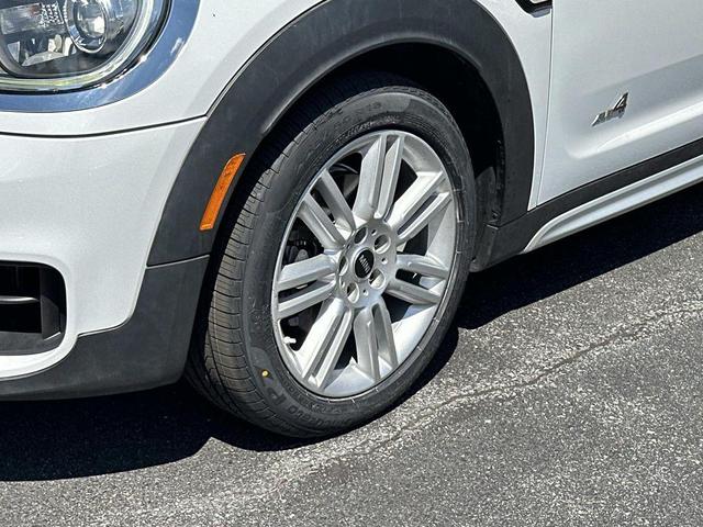 Photo of 2019 Light White MINI Countryman