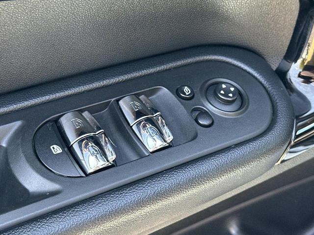 Photo of 2019 Light White MINI Countryman