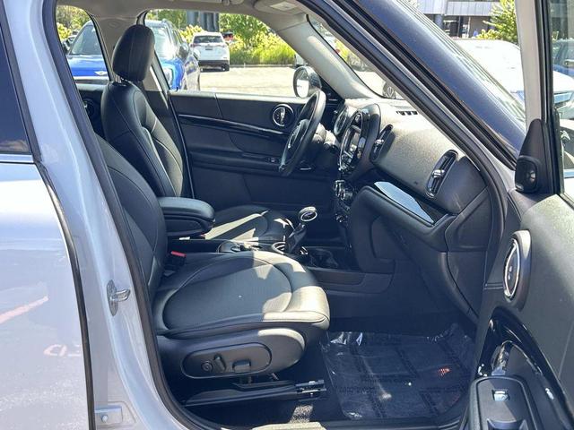 Photo of 2019 Light White MINI Countryman