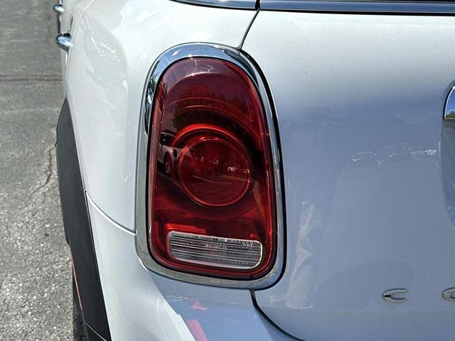 Photo of 2019 Light White MINI Countryman