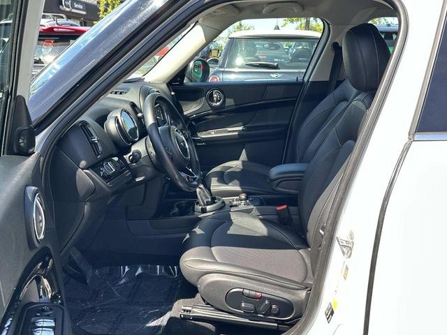Photo of 2019 Light White MINI Countryman