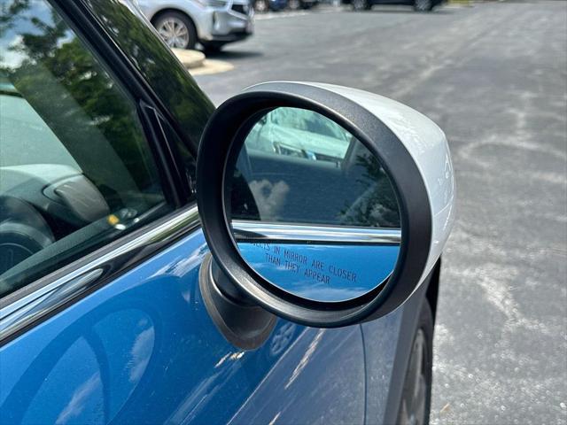 Photo of 2022 Island Blue Metallic MINI Hardtop