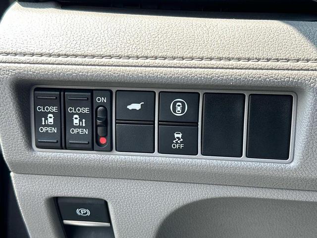 Photo of 2021 Gray Honda Odyssey