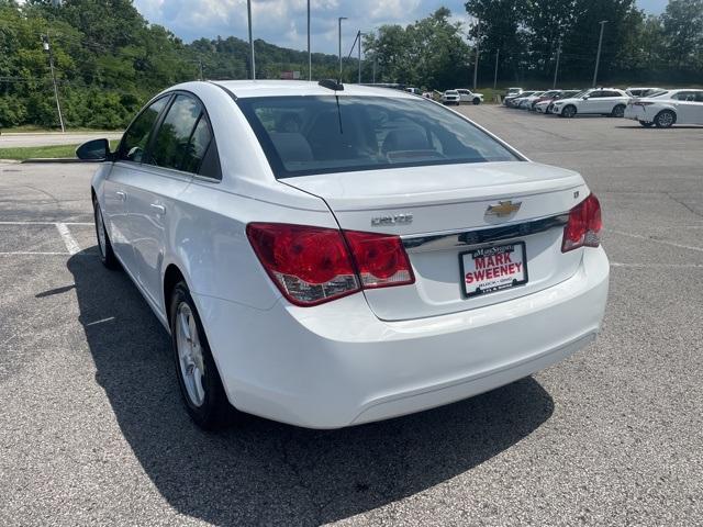 Photo of 2015 Summit White Chevrolet Cruze