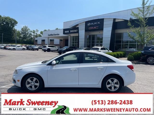 Photo of 2015 Summit White Chevrolet Cruze