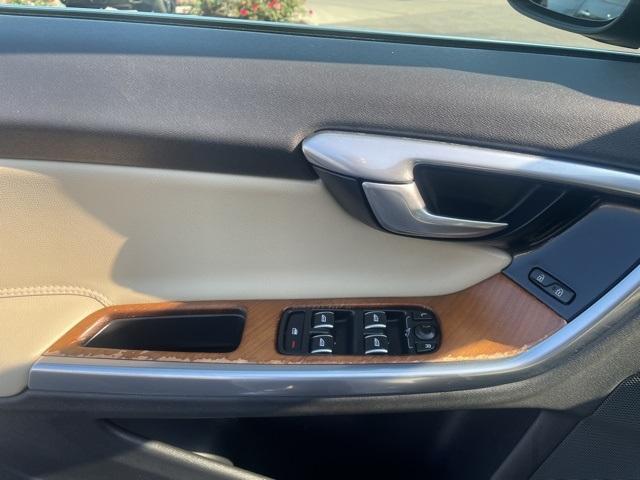 Photo of 2017 Black Volvo S60