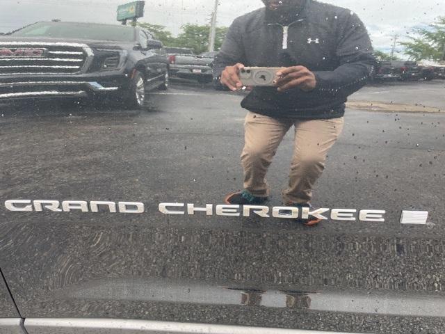 Photo of 2023 Diamond Black Jeep Grand Cherokee