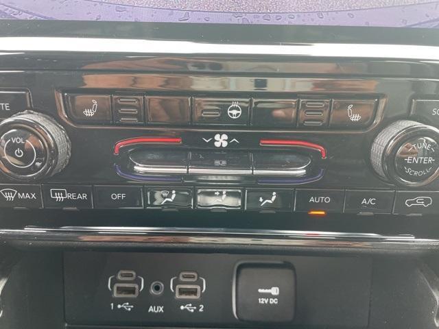 Photo of 2023 Diamond Black Jeep Grand Cherokee
