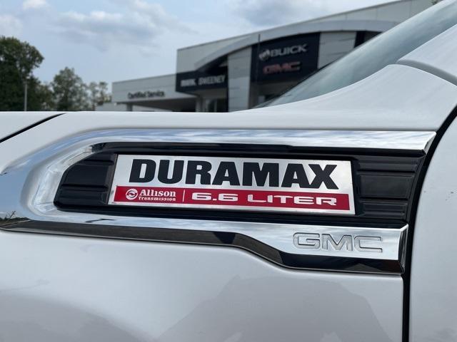 Photo of 2022 White Frost Tri-Coat GMC Sierra 3500