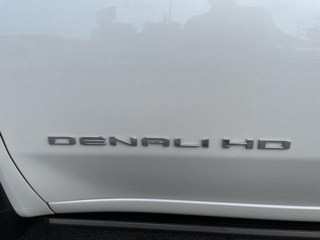 Photo of 2022 White Frost Tri-Coat GMC Sierra 3500