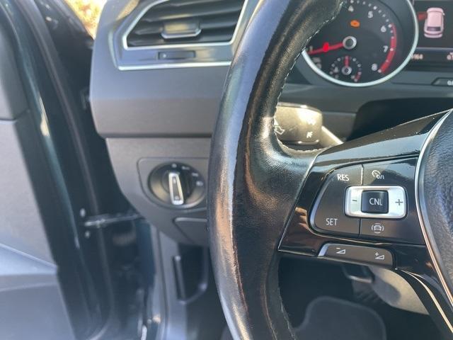 Photo of 2019 Dark Moss Green Metallic Volkswagen Tiguan
