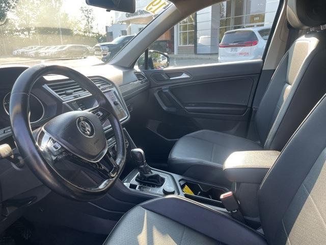 Photo of 2019 Dark Moss Green Metallic Volkswagen Tiguan