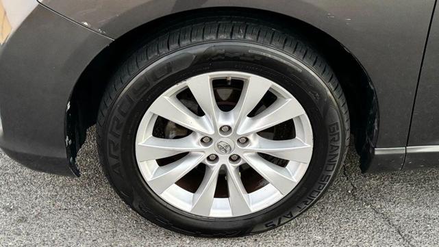 Photo of 2013 Gray Toyota Venza