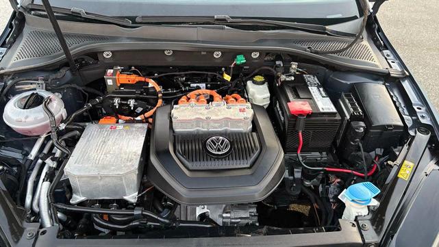 Photo of 2016 Blue Volkswagen e-Golf