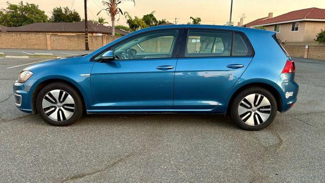 Photo of 2016 Blue Volkswagen e-Golf
