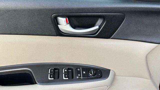 Photo of 2016 Sangria Kia Optima