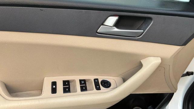Photo of 2017 Quartz White Pearl Hyundai SONATA