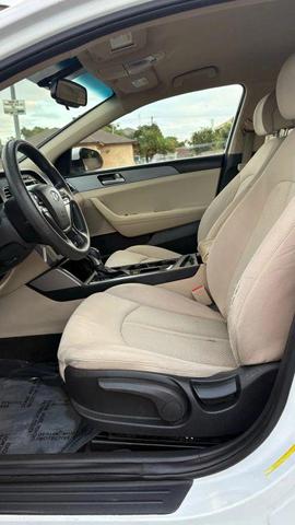 Photo of 2017 Quartz White Pearl Hyundai SONATA