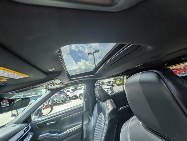 Photo of 2022 Ruby Flare Pearl Toyota Highlander