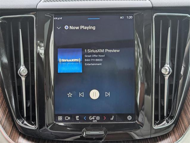 Photo of 2022 Fusion Red Metallic Volvo XC60