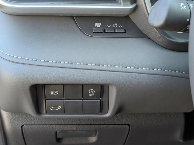 Photo of 2025 Midnight Black Metallic Toyota Highlander