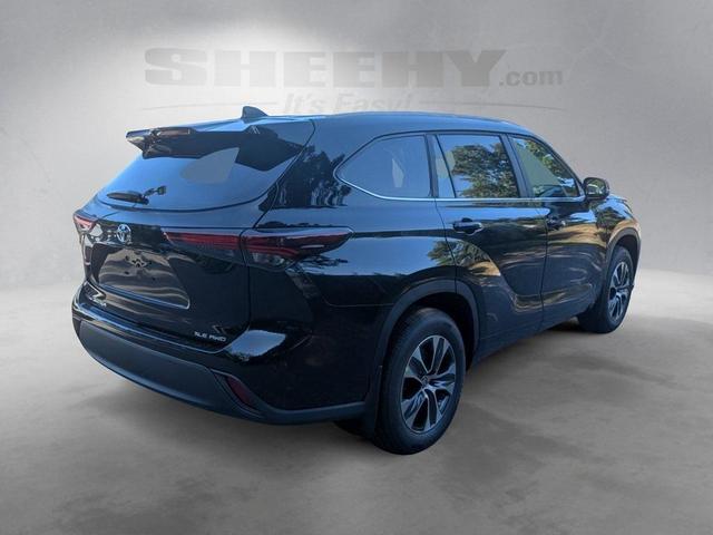 Photo of 2025 Midnight Black Metallic Toyota Highlander