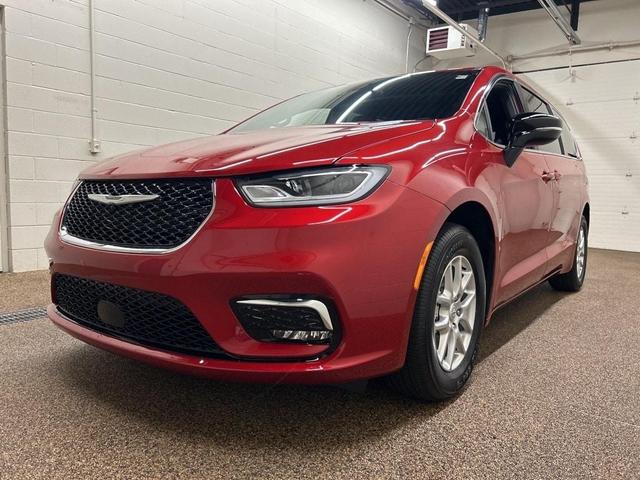 Photo of 2025 Red Chrysler Pacifica