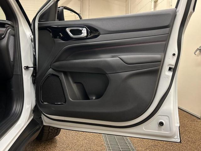 Photo of 2026 Bright White Clearcoat Jeep Compass