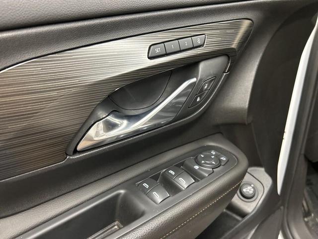 Photo of 2021 Summit White GMC Terrain