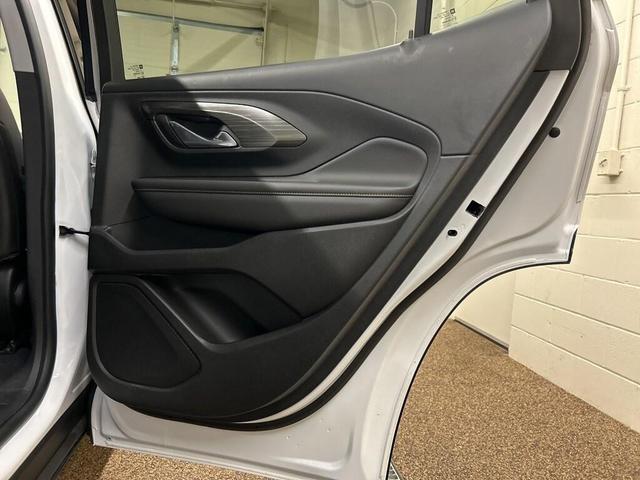 Photo of 2021 Summit White GMC Terrain