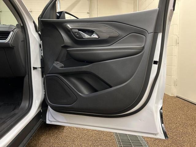 Photo of 2021 Summit White GMC Terrain