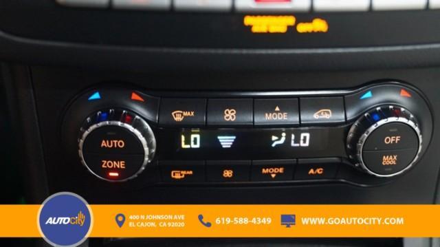 Photo of 2015 White Mercedes-Benz B-Class Electric Drive