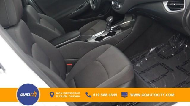 Photo of 2022 White Chevrolet Malibu