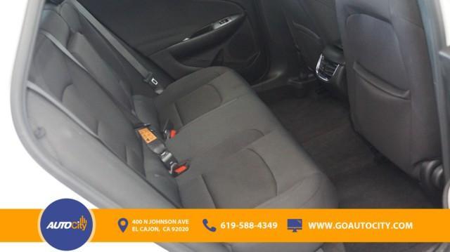 Photo of 2022 White Chevrolet Malibu
