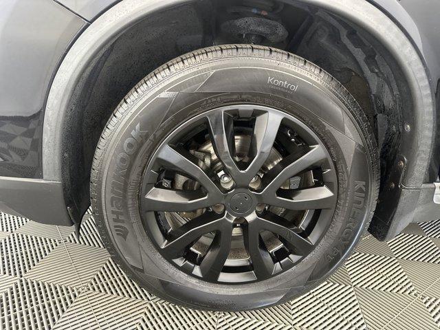 Photo of 2018 Magnetic Black Nissan Rogue