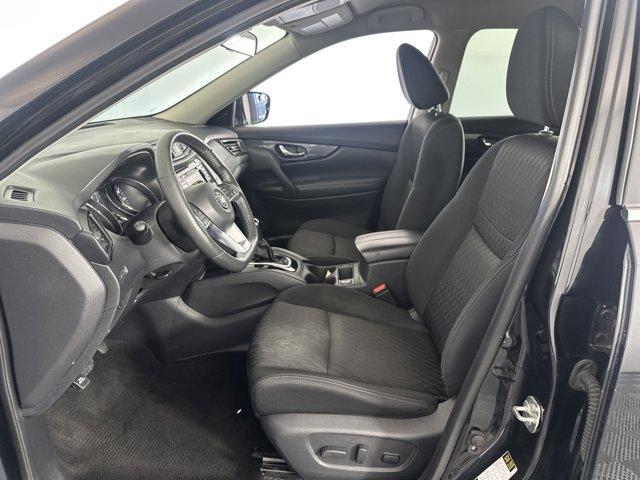 Photo of 2018 Magnetic Black Nissan Rogue