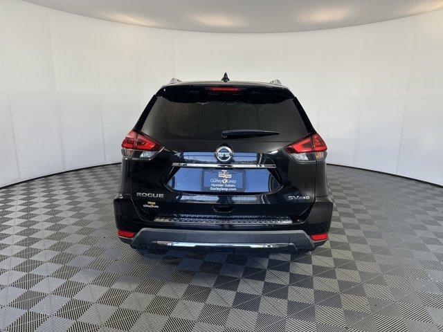 Photo of 2018 Magnetic Black Nissan Rogue