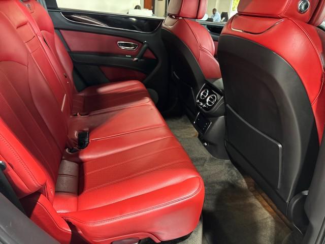 Photo of 2018 Glacier White Bentley Bentayga